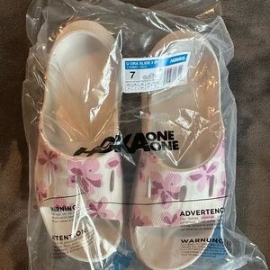 HOKA Ora Slide Size 9 NEW!